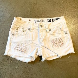 Miss Me Women's White Jean Shorts. Size 26.